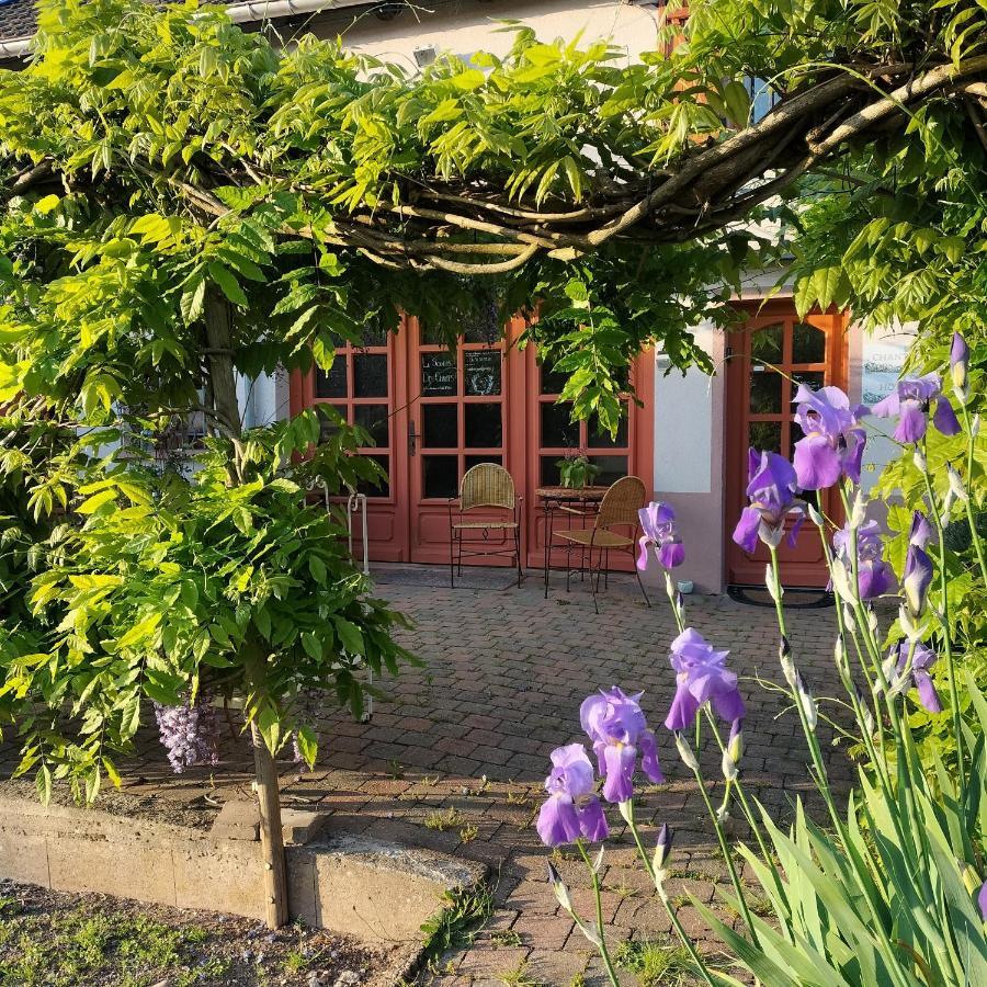 Les Capucines La Souris Des Champs Étival-Clairefontaine Exterior foto